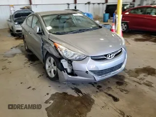 2013 Hyundai Elantra GLS с VIN KMHDH4AE2DU932965, выставлен на аукционе Copart как лот 54442845 с пробегом 123 465 миль миль и Списание • Salvage title. История ставок и продаж доступна на DreamBid. Изображение 13.