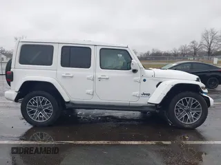 2024 Jeep Wrangler High Altitude z VIN 1C4RJXU6XRW209302, wystawiony jako IAAI lot #41116289 z przebiegiem 2 862 mil mil oraz . Historia ofert i sprzedaży dostępna na DreamBid. Obrazek 13.
