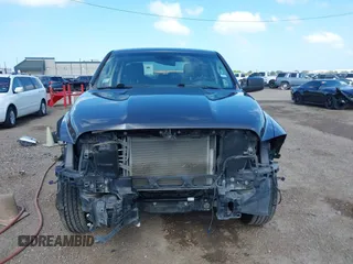 2018 Ram 1500 Tradesman z VIN 1C6RR6FG1JS341411, wystawiony jako IAAI lot #42477747 z przebiegiem 109 238 mil mil oraz . Historia ofert i sprzedaży dostępna na DreamBid. Obrazek 13.