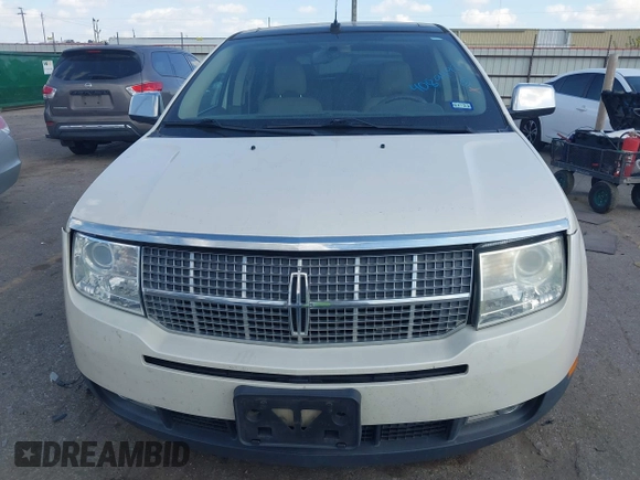2008 Lincoln MKX with VIN 2LMDU68C38BJ12714, listed as a IAAI auction lot 40894971 with 65,582 mi miles. Bid and sale history available at carsss.com. Image 12.