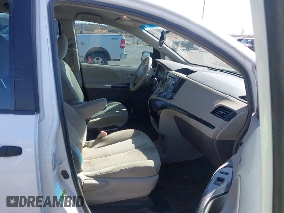 2012 Toyota Sienna z VIN 5TDZK3DCXCS251259, wystawiony jako IAAI lot #41949142 z przebiegiem Nie podano mil oraz . Historia ofert i sprzedaży dostępna na DreamBid. Obrazek 5.