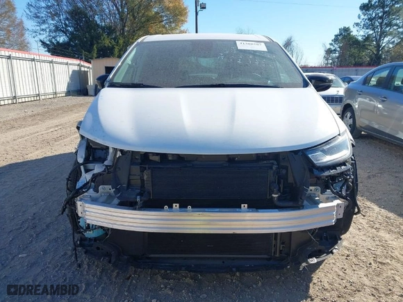 2024 Chrysler Pacifica Hybrid Select with VIN 2C4RC1S72RR169292, listed as a IAAI auction lot 41308587 with NaN miles. Bid and sale history available at carsss.com. Image 13.