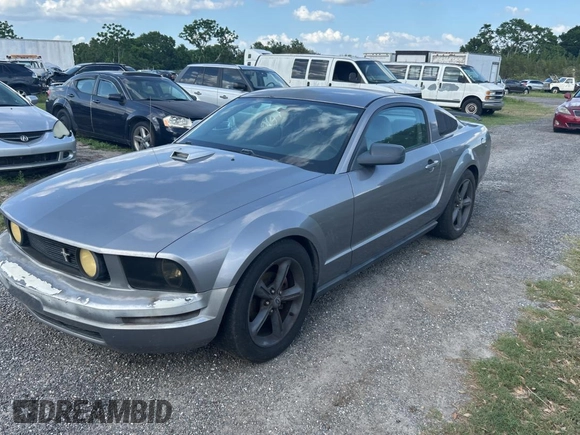 2007 Ford Mustang Deluxe with VIN 1ZVFT80N975342231, listed as a Copart auction lot 51870915 with 175,676 mi miles and Clean Title. Bid and sale history available at carsss.com. Image 2.