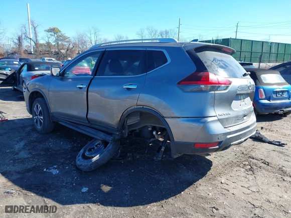 2020 Nissan Rogue SV with VIN JN8AT2MV8LW114301, listed as a IAAI auction lot 41601591 with 28,068 mi miles. Bid and sale history available at carsss.com. Image 3.