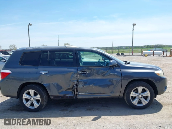 2010 Toyota Highlander Limited with VIN 5TDDK3EH9AS005398, listed as a IAAI auction lot 42083774 with 230,309 mi miles and . Bid and sale history available at DreamBid. Image 6.