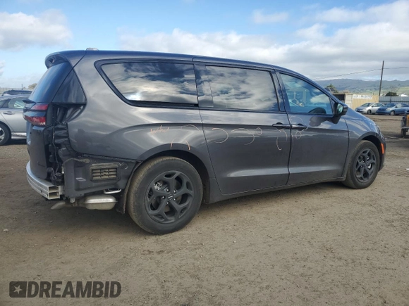 2022 Chrysler Pacifica Hybrid Limited with VIN 2C4RC1S77NR208193, listed as a Copart auction lot 47320125 with 28,282 mi miles and Salvage title. Bid and sale history available at DreamBid. Image 3.