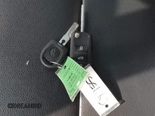 2012 Volkswagen Jetta TDI w/Sunroof & Nav с VIN 3VWPL7AJ6CM682905, выставлен на аукционе IAAI как лот 41714890 с пробегом 131 968 миль миль и . История ставок и продаж доступна на DreamBid. Изображение 11.