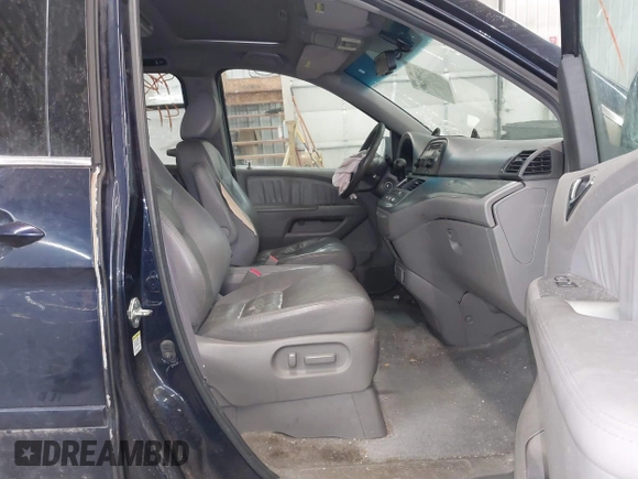 2008 Honda Odyssey EX-L with VIN 5FNRL38698B052703, listed as a IAAI auction lot 41758269 with 227,770 mi miles. Bid and sale history available at carsss.com. Image 5.