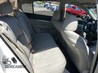 2010 Subaru Legacy Premium z VIN 4S3BMBB67A3236266, wystawiony jako Copart lot #55081955 z przebiegiem 220 405 mil mil oraz Szkoda całkowita • Salvage title. Historia ofert i sprzedaży dostępna na DreamBid. Obrazek 10.