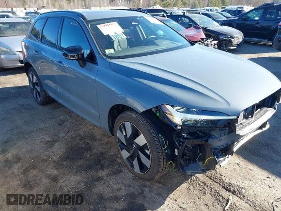 2024 Volvo XC60 Recharge Plug-In Hybrid Plus Dark Theme with VIN YV4H60DL0R1918759, listed as a IAAI auction lot 41495835 with 3,277 mi miles. Bid and sale history available at carsss.com. Image 1.