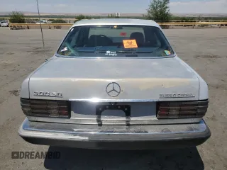 1983 Mercedes-Benz 300 SD z VIN WDBCB20A4DB034799, wystawiony jako Copart lot #58847865 z przebiegiem 323 655 mil mil oraz Czysty tytuł • Clean title. Historia ofert i sprzedaży dostępna na DreamBid. Obrazek 6.