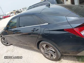 2024 Hyundai Elantra Limited z VIN KMHLP4DG2RU681562, wystawiony jako IAAI lot #41928636 z przebiegiem 23 247 mil mil oraz . Historia ofert i sprzedaży dostępna na DreamBid. Obrazek 14.