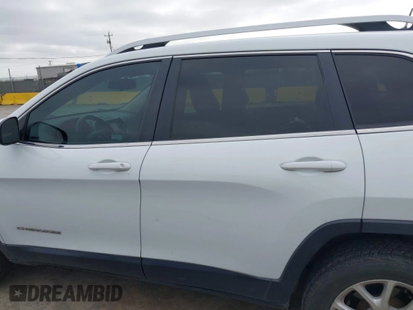2017 Jeep Cherokee Latitude with VIN 1C4PJMCB4HW519173, listed as a IAAI auction lot 42207463 with 148,198 mi miles and . Bid and sale history available at DreamBid. Image 15.