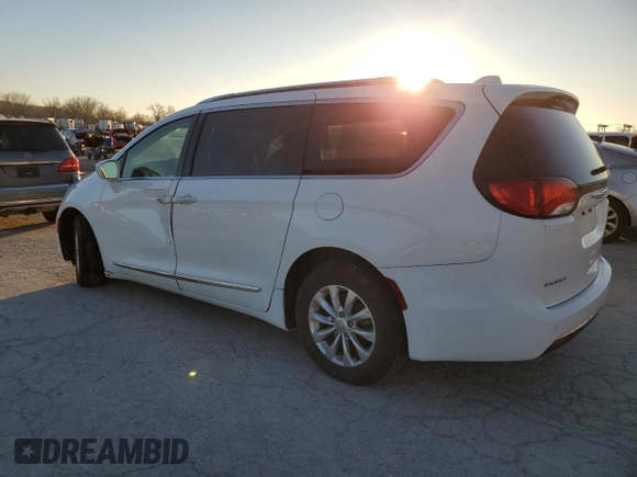 2018 Chrysler Pacifica Touring L z VIN 2C4RC1BG1JR211522, wystawiony jako Copart lot #41582294 z przebiegiem 75 999 mil mil oraz Szkody całkowita. Historia ofert i sprzedaży dostępna na DreamBid. Obrazek 2.