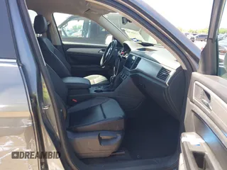 2018 Volkswagen Atlas SE with VIN 1V2CR2CA2JC576397, listed as a IAAI auction lot 41959708 with 168,619 mi miles and . Bid and sale history available at DreamBid. Image 5.