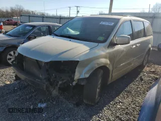 2011 Chrysler Town & Country Touring z VIN 2A4RR5DGXBR775636, wystawiony jako Copart lot #87747595 z przebiegiem 203 575 mil mil oraz Szkody całkowita. Historia ofert i sprzedaży dostępna na DreamBid. Obrazek 1.