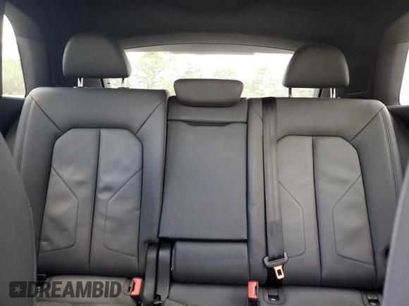 2023 Audi Q3 S line Premium z VIN WA1DECF37P1038071, wystawiony jako Copart lot #52602355 z przebiegiem 44 479 mil mil oraz Szkody całkowita. Historia ofert i sprzedaży dostępna na DreamBid. Obrazek 10.