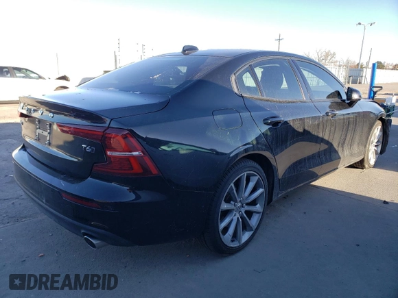 2021 Volvo S60 Momentum with VIN 7JRA22TK1MG080592, listed as a Copart auction lot 44626564 with 42,025 mi miles. Bid and sale history available at carsss.com. Image 3.