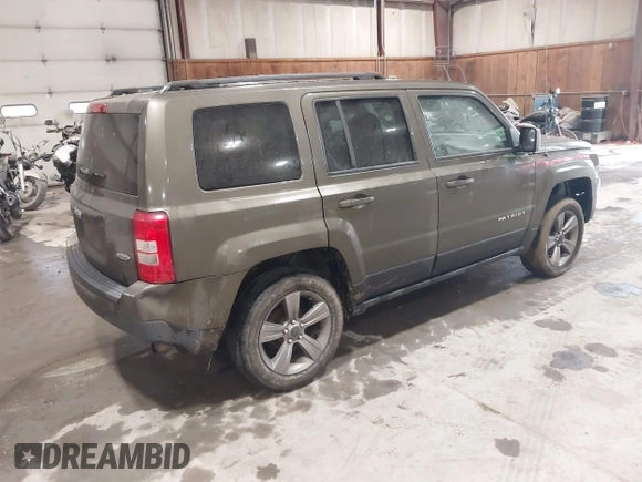 2015 Jeep Patriot Latitude z VIN 1C4NJRFB9FD417747, wystawiony jako IAAI lot #42527555 z przebiegiem 290 316 mil mil oraz . Historia ofert i sprzedaży dostępna na DreamBid. Obrazek 4.
