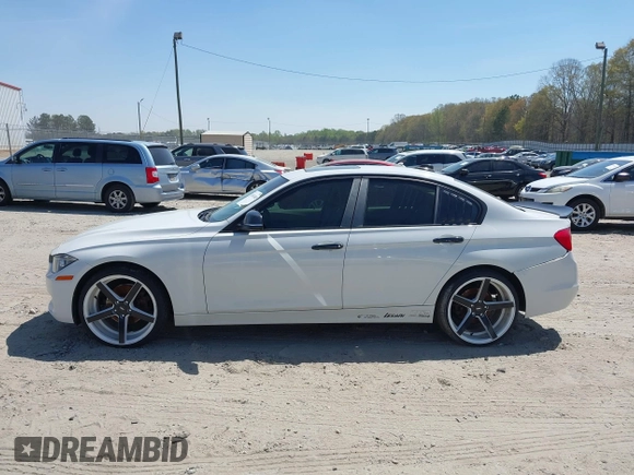 2014 BMW 3 Series 328i z VIN WBA3A5G52ENP33067, wystawiony jako IAAI lot #41907600 z przebiegiem 125 073 mil mil oraz . Historia ofert i sprzedaży dostępna na DreamBid. Obrazek 14.