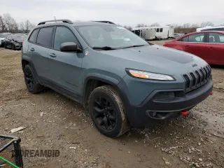 2014 Jeep Cherokee Trailhawk z VIN 1C4PJMBS8EW239981, wystawiony jako Copart lot #80226054 z przebiegiem 161 750 mil mil oraz Czysty tytuł • Clean title. Historia ofert i sprzedaży dostępna na DreamBid. Obrazek 4.