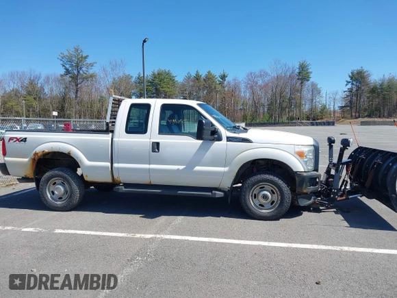 2015 Ford F-250 XLT z VIN 1FT7X2B6XFEA64744, wystawiony jako IAAI lot #41950505 z przebiegiem 200 300 mil mil oraz . Historia ofert i sprzedaży dostępna na DreamBid. Obrazek 13.