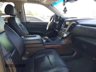 2015 GMC Yukon XL SLT with VIN 1GKS1HKC8FR221608, listed as a IAAI auction lot 42044318 with 215,757 mi miles. Bid and sale history available at carsss.com. Image 5.