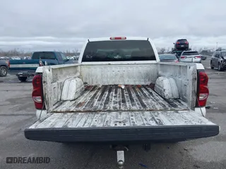 2006 Chevrolet Silverado 1500 LT1 with VIN 1GCEC19V26Z279246, listed as a IAAI auction lot 41365049 with 284,259 mi miles. Bid and sale history available at carsss.com. Image 8.