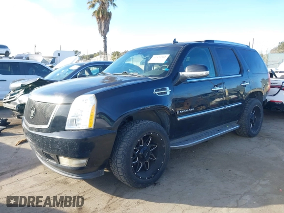 2009 Cadillac Escalade z VIN 1GYFK13289R242884, wystawiony jako IAAI lot #41320982 z przebiegiem 132 983 mil mil oraz . Historia ofert i sprzedaży dostępna na DreamBid. Obrazek 17.