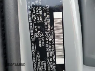 2025 Volvo XC90 Plus with VIN YV4062PE0S1342246, listed as a Copart auction lot 45939605 with 3,511 mi miles and Clean Title. Bid and sale history available at DreamBid. Image 14.