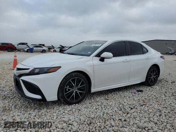 2022 Toyota Camry SE with VIN 4T1G11AKXNU702906, listed as a Copart auction lot 51081115 with 39,702 mi miles and Clean Title. Bid and sale history available at DreamBid. Image 1.
