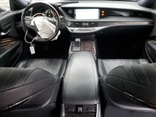 2019 Lexus LS 500 with VIN JTHC51FF1K5005423, listed as a Copart auction lot 80461064 with 73,595 mi miles and Salvage title. Bid and sale history available at DreamBid. Image 8.