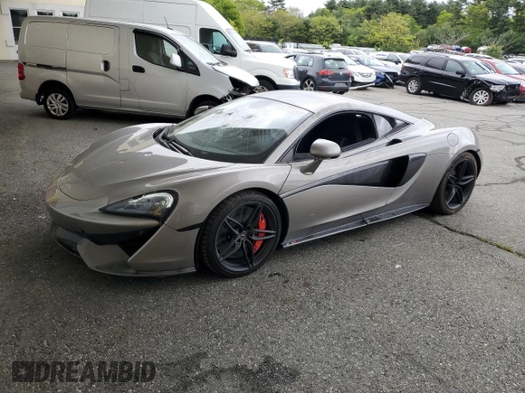 2017 McLaren 570S z VIN SBM13DAA7HW003763, wystawiony jako Copart lot #57582895 z przebiegiem 43 165 mil mil oraz Szkody całkowita. Historia ofert i sprzedaży dostępna na DreamBid. Obrazek 1.