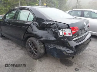 2015 Volkswagen Jetta SE with VIN 3VWD17AJ0FM253692, listed as a IAAI auction lot 42269625 with 133,143 mi miles and . Bid and sale history available at DreamBid. Image 6.