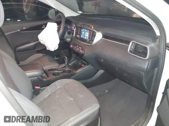 2018 Kia Sorento LX with VIN 5XYPG4A33JG346937, listed as a IAAI auction lot 40981792 with 80,590 mi miles. Bid and sale history available at carsss.com. Image 5.