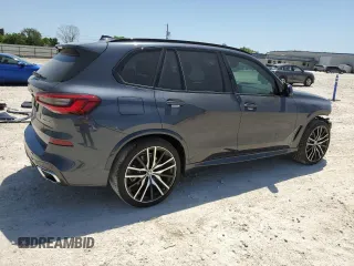 2020 BMW X5 sDrive40i with VIN 5UXCR4C0XLLT18537, listed as a Copart auction lot 52439585 with 45,042 mi miles and Salvage Title. Bid and sale history available at DreamBid. Image 3.