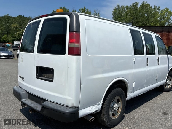 2007 Chevrolet Express Cargo with VIN 1GCFH15T171175079, listed as a Copart auction lot 67054815 with 76,046 mi miles and Clean title. Bid and sale history available at DreamBid. Image 4.