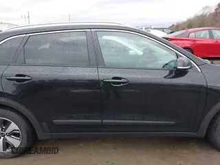 2017 Kia Niro Touring Launch Edition with VIN KNDCC3LC0H5069071, listed as a IAAI auction lot 41673947 with 148,168 mi miles. Bid and sale history available at carsss.com. Image 14.