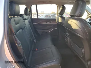 2023 Jeep Grand Cherokee 30th Anniversary z VIN 1C4RJYB64P8862699, wystawiony jako Copart lot #80784374 z przebiegiem 10 284 mil mil oraz Szkoda całkowita • Salvage title. Historia ofert i sprzedaży dostępna na DreamBid. Obrazek 11.