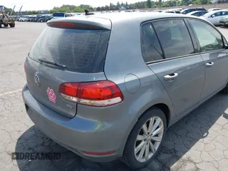 2013 Volkswagen Golf TDI с VIN WVWDM7AJ9DW117133, выставлен на аукционе IAAI как лот 42543263 с пробегом 130 116 миль миль и . История ставок и продаж доступна на DreamBid. Изображение 6.