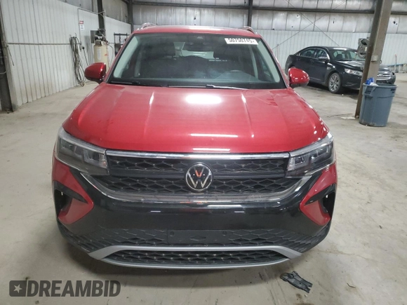2024 Volkswagen Taos SE z VIN 3VVVX7B29RM087529, wystawiony jako Copart lot #50750745 z przebiegiem 6 936 mil mil oraz Szkoda całkowita • Salvage title. Historia ofert i sprzedaży dostępna na DreamBid. Obrazek 5.
