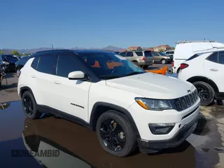2019 Jeep Compass Altitude с VIN 3C4NJCBB3KT637375, выставлен на аукционе IAAI как лот 42408775 с пробегом 114 977 миль миль и . История ставок и продаж доступна на DreamBid. Изображение 1.