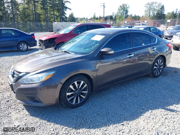 2017 Nissan Altima 2.5 SR with VIN 1N4AL3AP8HC180059, listed as a IAAI auction lot 42075133 with 197,955 mi miles. Bid and sale history available at carsss.com. Image 17.