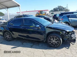 2021 Toyota Camry SE Nightshade with VIN 4T1G11AK6MU526029, listed as a IAAI auction lot 41626272 with 82,987 mi miles and . Bid and sale history available at DreamBid. Image 14.