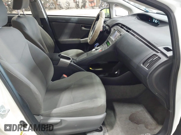 2014 Toyota Prius Four with VIN JTDKN3DU7E1812020, listed as a IAAI auction lot 42198161 with 71,026 mi miles and . Bid and sale history available at carsss.com. Image 5.