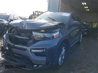 2020 Ford Explorer XLT z VIN 1FMSK8DH3LGC08642, wystawiony jako IAAI lot #41615418 z przebiegiem 50 166 mil mil oraz . Historia ofert i sprzedaży dostępna na DreamBid. Obrazek 2.