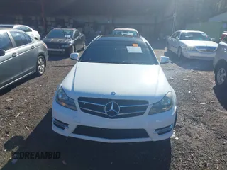 2015 Mercedes-Benz C-Class C 250 with VIN WDDGJ4HB3FG389019, listed as a IAAI auction lot 41220328 with 1 mi miles. Bid and sale history available at carsss.com. Image 11.