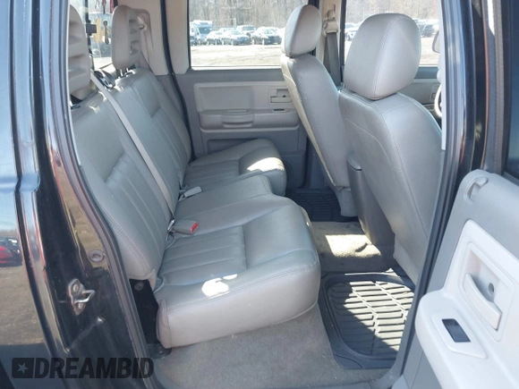 2005 Dodge Dakota SLT z VIN 1D7HW48N25S178373, wystawiony jako IAAI lot #41815561 z przebiegiem 148 112 mil mil oraz . Historia ofert i sprzedaży dostępna na DreamBid. Obrazek 8.