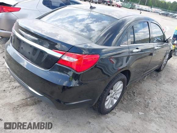 2014 Chrysler 200 Limited z VIN 1C3CCBCG5EN134347, wystawiony jako IAAI lot #42009439 z przebiegiem 96 653 mil mil oraz . Historia ofert i sprzedaży dostępna na DreamBid. Obrazek 4.
