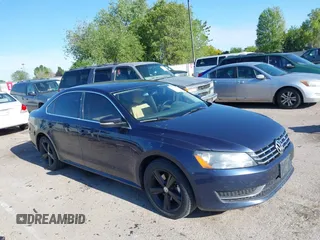 2013 Volkswagen Passat SE z VIN 1VWBN7A39DC129965, wystawiony jako IAAI lot #42302910 z przebiegiem 182 874 mil mil oraz . Historia ofert i sprzedaży dostępna na DreamBid. Obrazek 1.